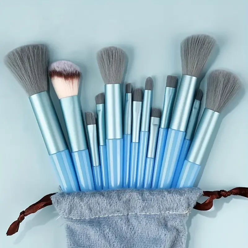 Zachte pluizige make-upborstelset